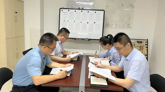 扶貧基金黨支部、第八黨支部、第四黨支部開(kāi)展主題活動(dòng)