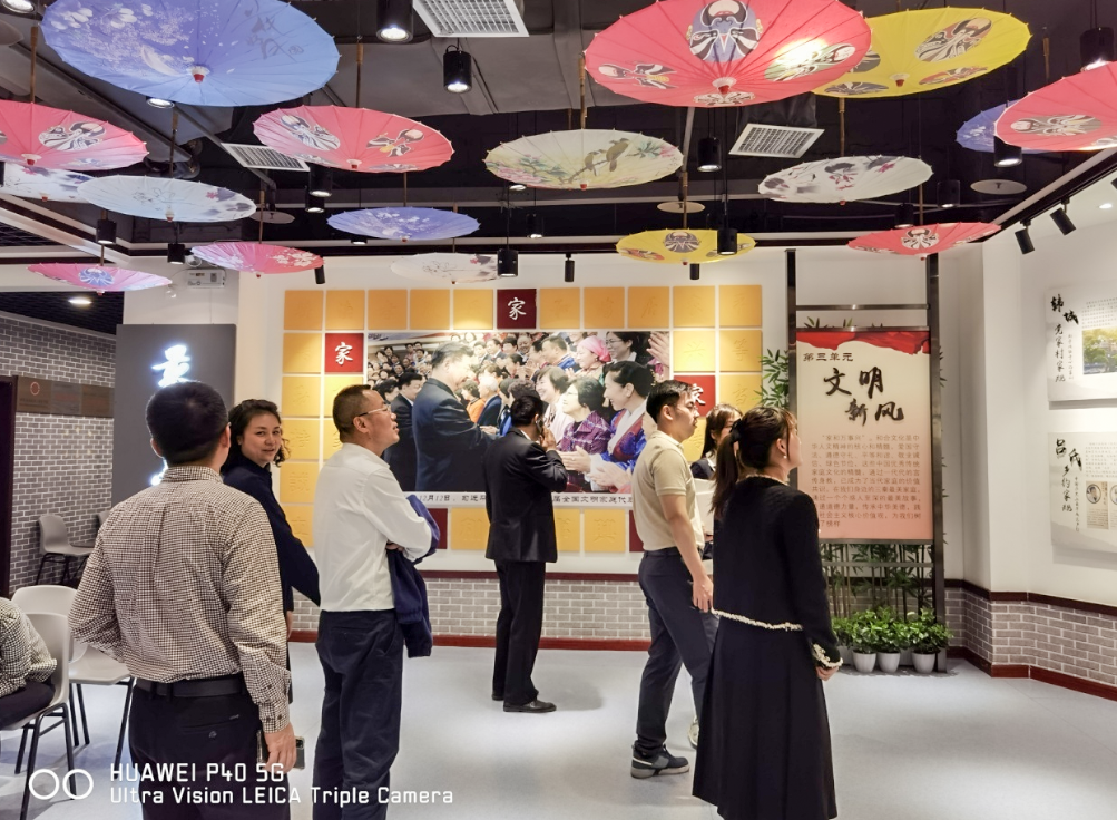 公司固定收益部黨支部、投行業(yè)務(wù)部黨支部、綜合事務(wù)部與金融（產(chǎn)業(yè)）基地保障黨支部開展聯(lián)合黨日活動(dòng)