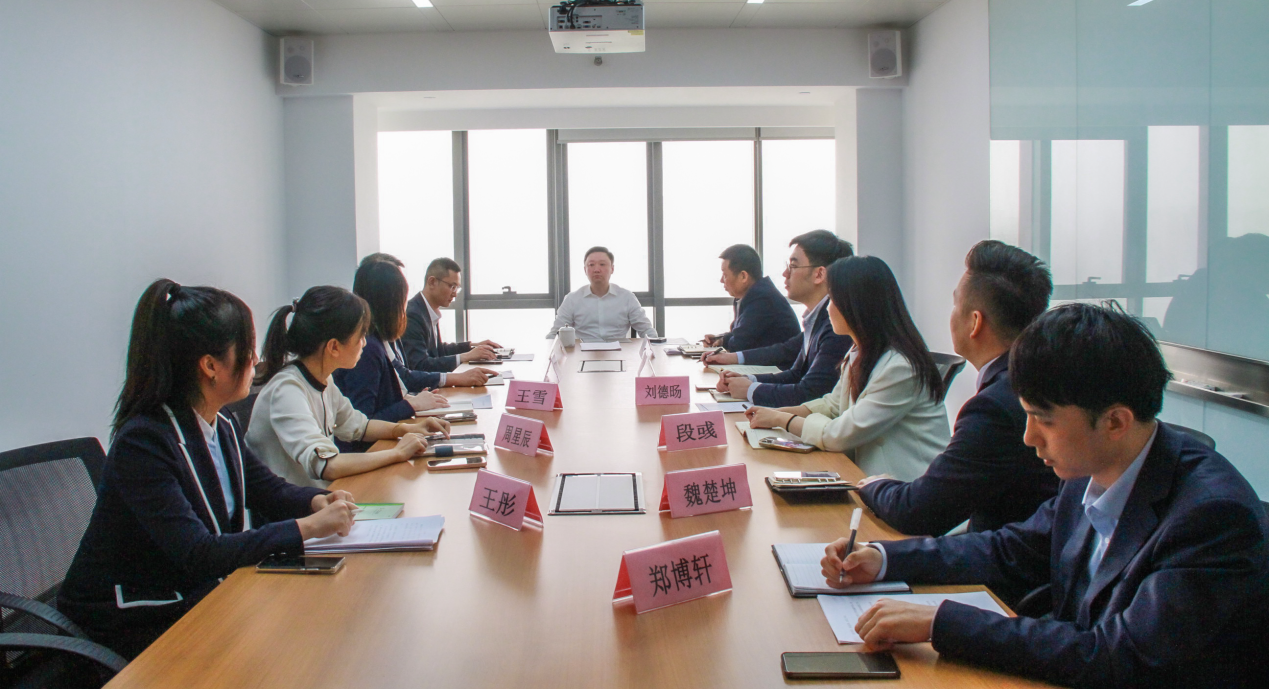 公司黨委書記、董事長杜巖岫調(diào)研投行業(yè)務部