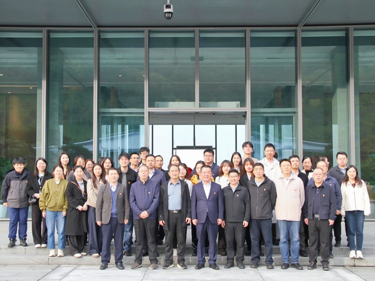 西安投資控股與市財(cái)政局相關(guān)黨支部聯(lián)合開展黨團(tuán)共建主題活動